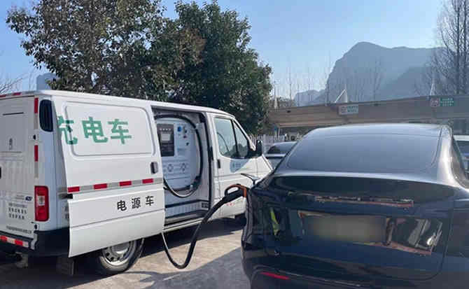 东区汽车搭电